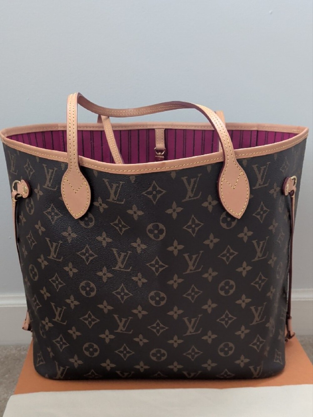 Louis Vuitton Monogram Canvas Tote with Pink Interior and Natural Leather Trim - Picture 6 of 12
